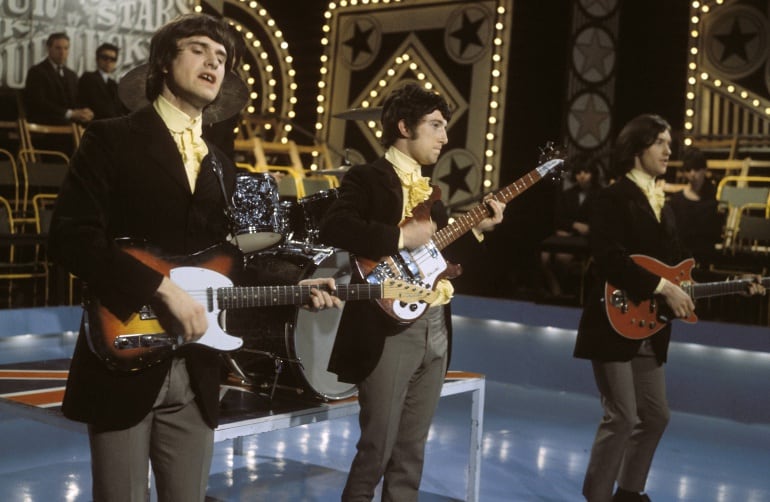 ay Davies, Pete Quaife y Dave Davies durante una actuación en televisión en 1965