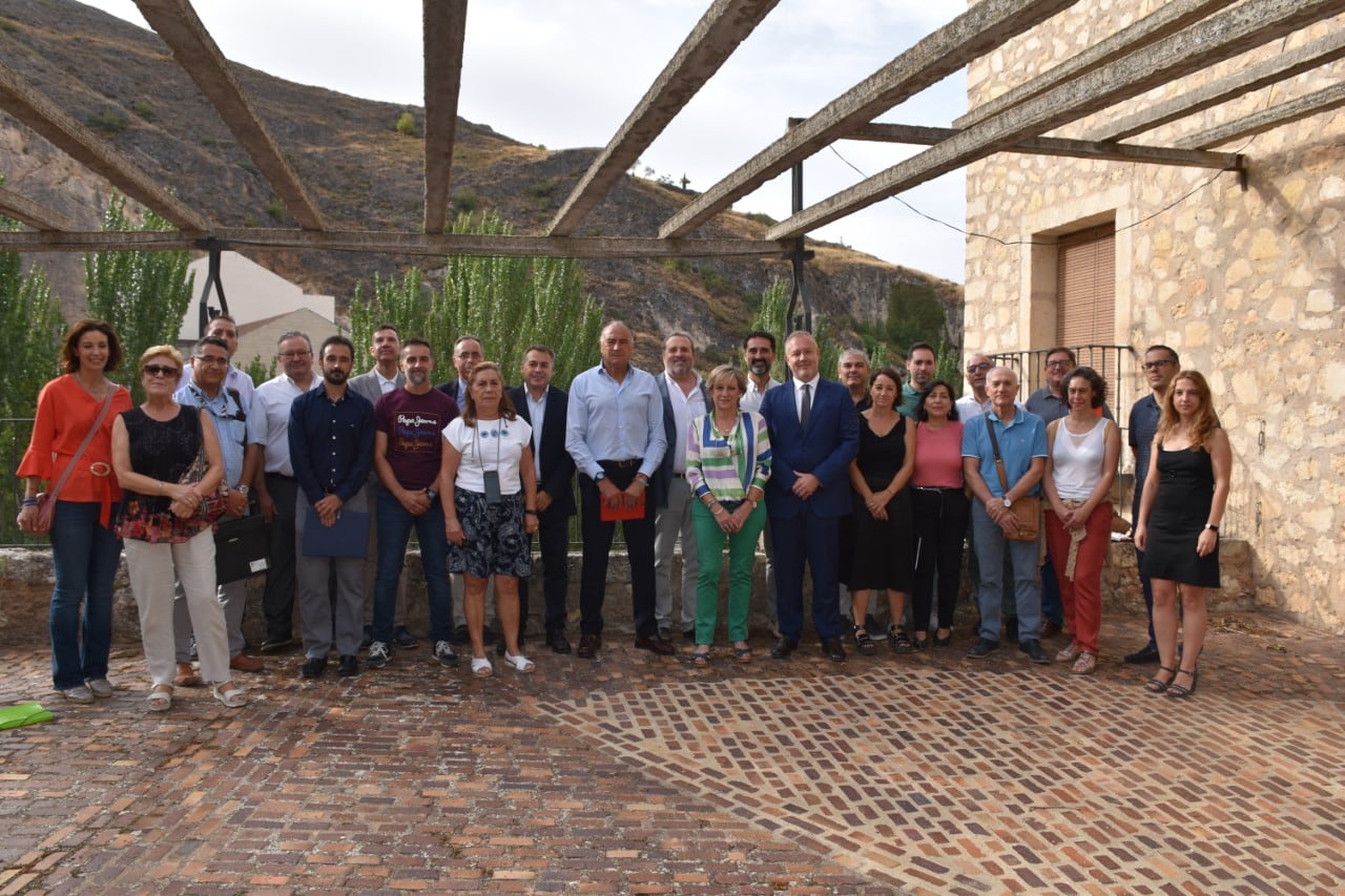 Comisión Provincial de Urbanismo que ha aprobado el proyecto prioritario de la fábrica de laminados de yeso de Fassa Bortolo en Tarancón (Cuenca)