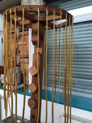 Percha para bañar bujías y hacer velas