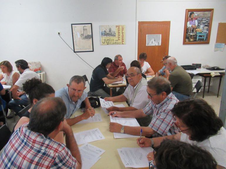 Socios de Codinse participan en una mesa de trabajo en Urueñas