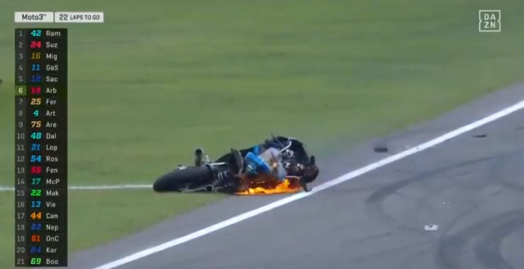 La moto de Jeremy Alcoba salió ardiendo.