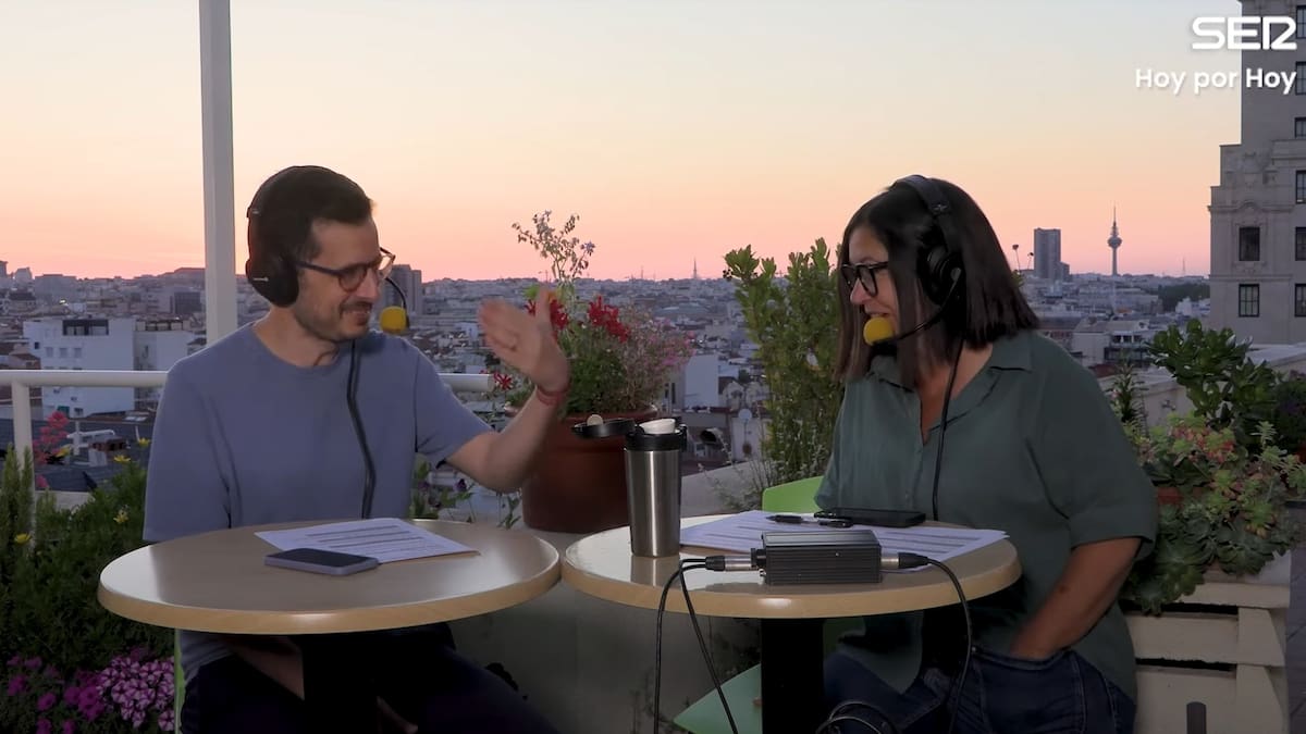 Le cuentan a Àngels Barceló la broma de Melody sobre Lady Gaga y no se puede contener: "Eso no es lo peor"