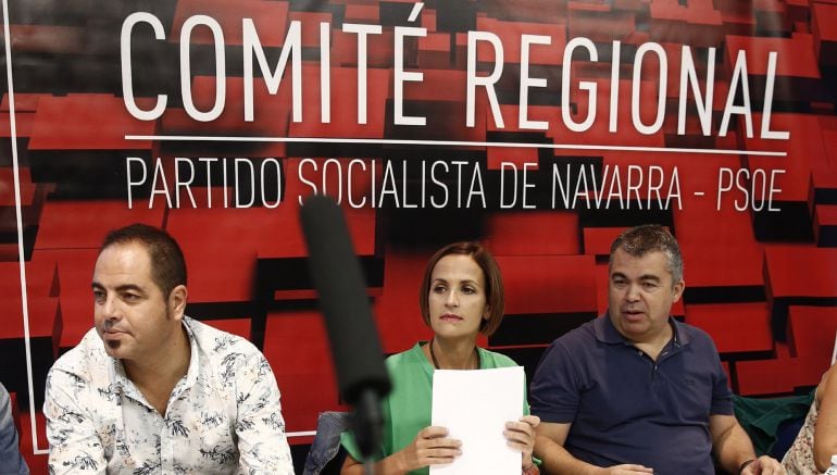 La secretaria general del PSN, María Chivite junto Ramón Alzórriz y Santos Cerdán