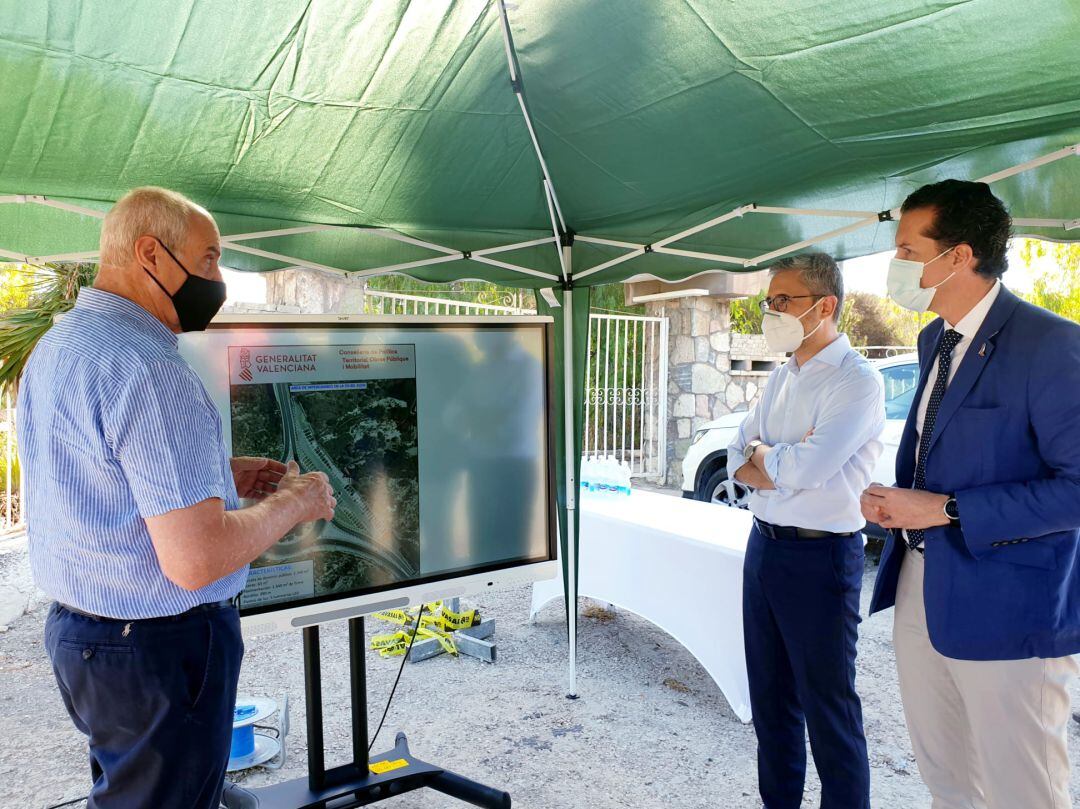 Presentación en Elda del proyecto para habilitar plazas de aparcamiento