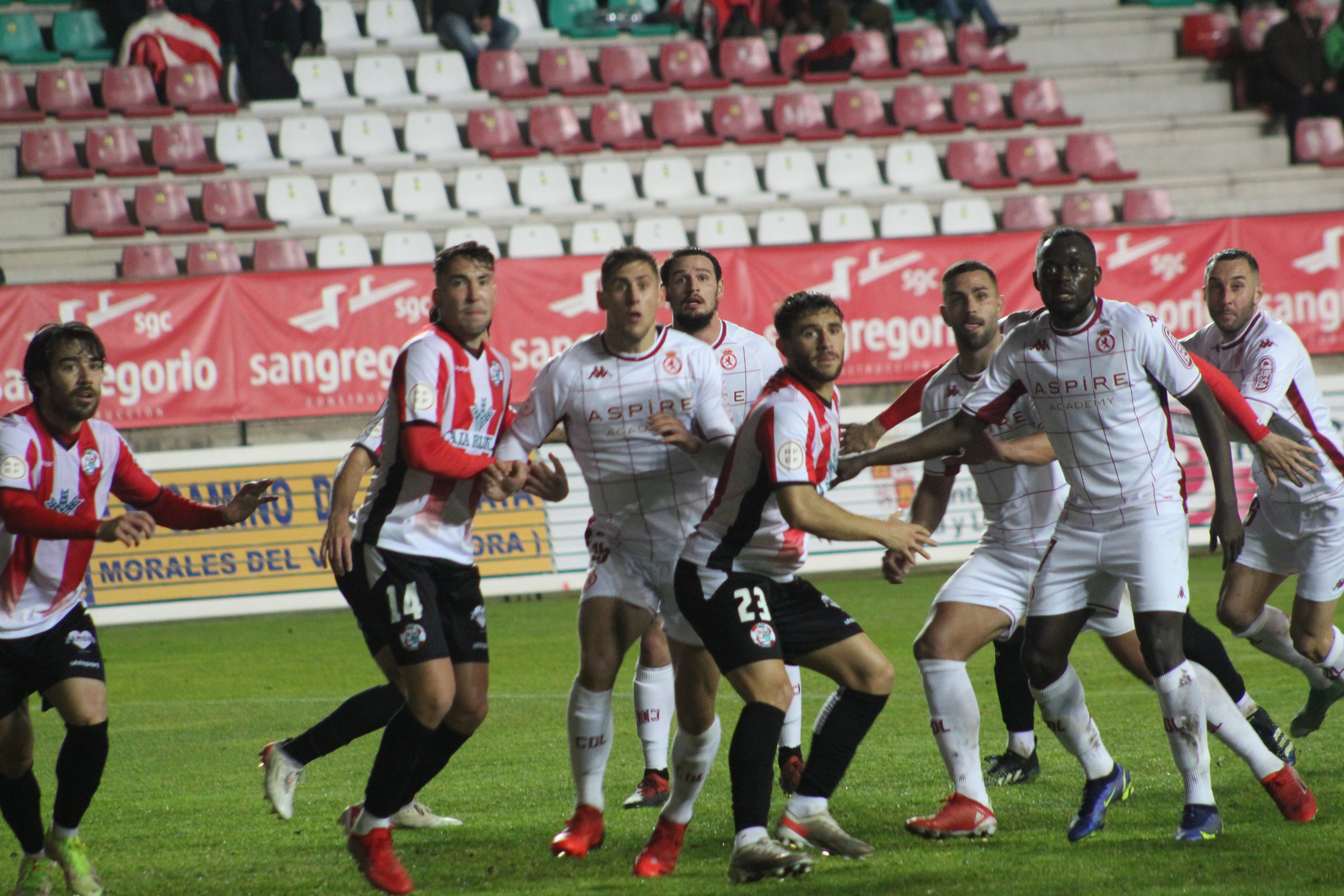 El derbi se saldó con empate en la ida