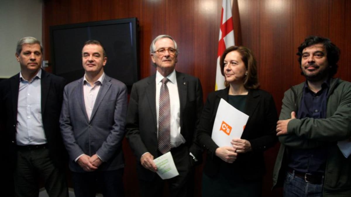 L'oposició pressiona Colau per la connexió del tramvia