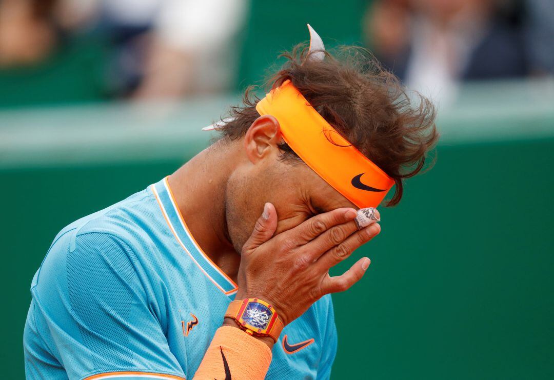 Nadal se lamenta en un momento del partido ante Fognini.