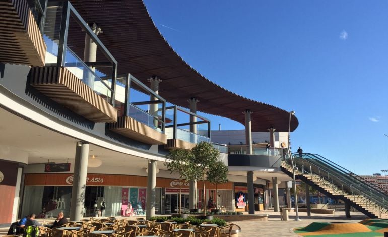 El renovado centro comercial Quadernillos, en Alcalá de Henares.