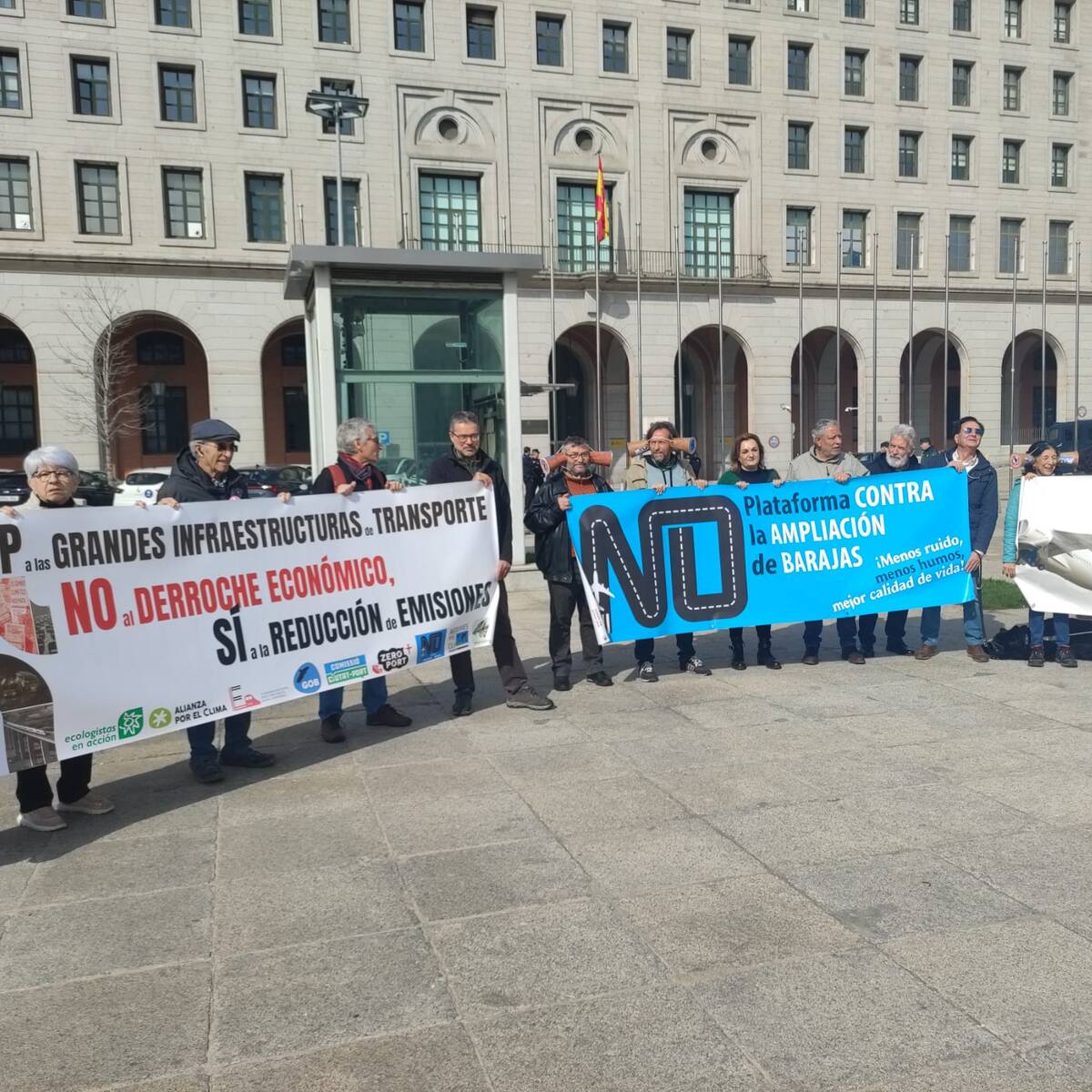 La Plataforma contra la Ampliación de Barajas reclama reducir vuelos y apostar por el tren