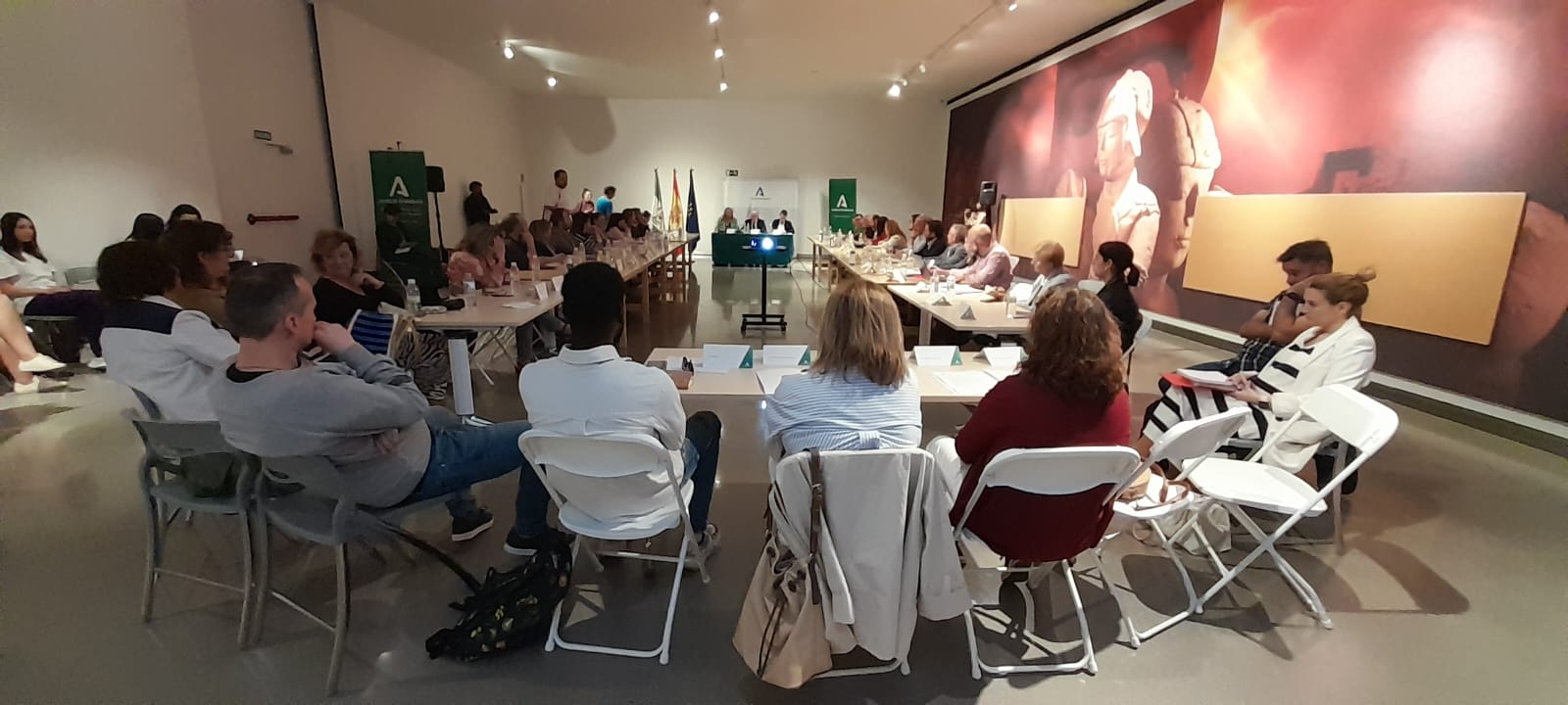 Reunión del Foro Provincial de la Inmigración en el Museo Íbero.