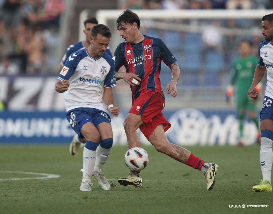Hugo Vallejo hizo un buen partido ante el Tenerife