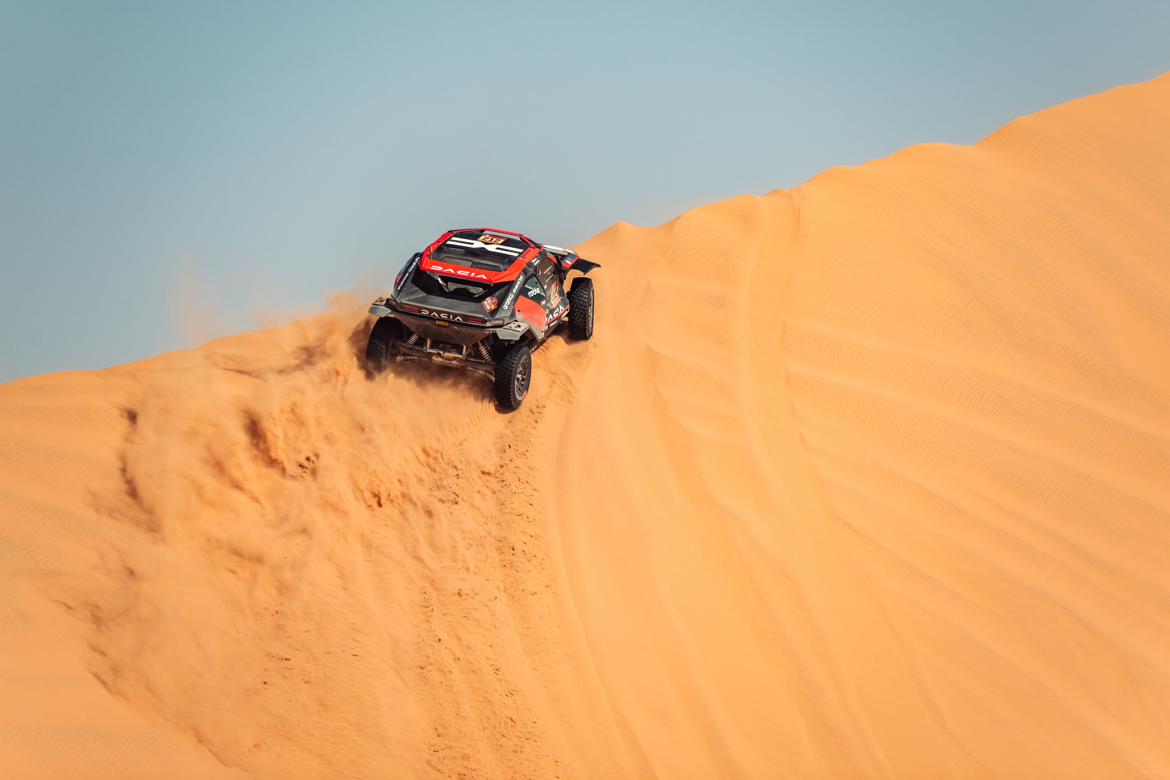 La piloto burgalesa Cristina Gutiérrez en su Dacia Sandrider en el rally Dakar | Fuente: Dacia Sandriders