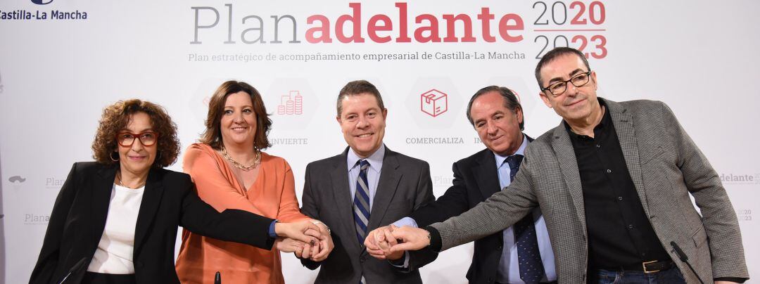 Imagen de la firma del acuerdo en el Palacio de Fuensalida 