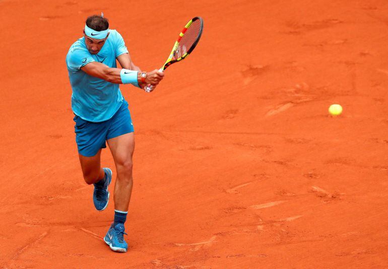 Nadal devuelve una bola a Bolelli 