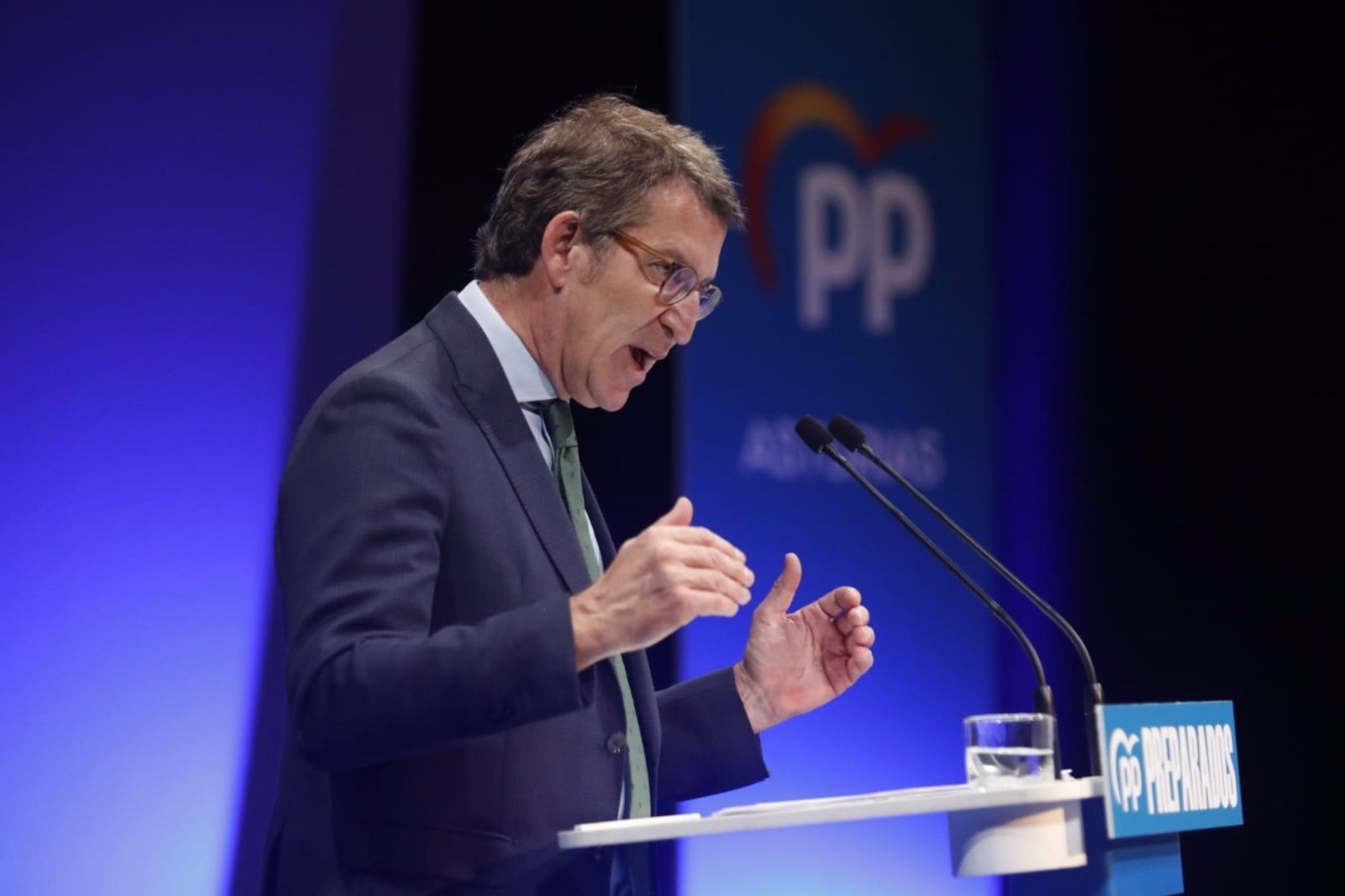 Alberto Núñez Feijóo durante su acto con la militancia en Oviedo.