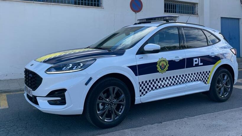 Un nuevo coche patrulla, de motorización híbrida, se incorpora a la flota de vehículos de la Policía Local de Elda