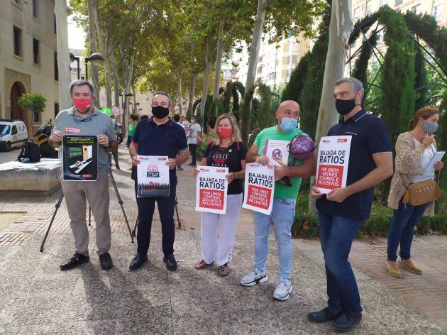 De izquierda a derecha: Nacho Tornel (CCOO), Santiago Navarro (CCOO), Anna Mellado (CCOO), Diego Reina (CCOO), Óscar Urralburu (STERM)