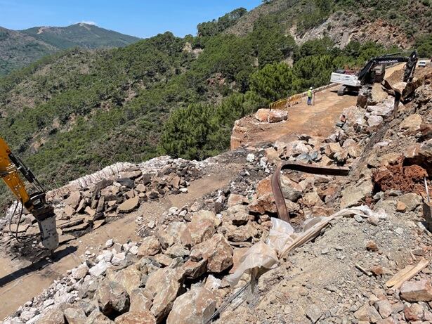 Obras en el tablero de la carretera Ronda-San Pedro