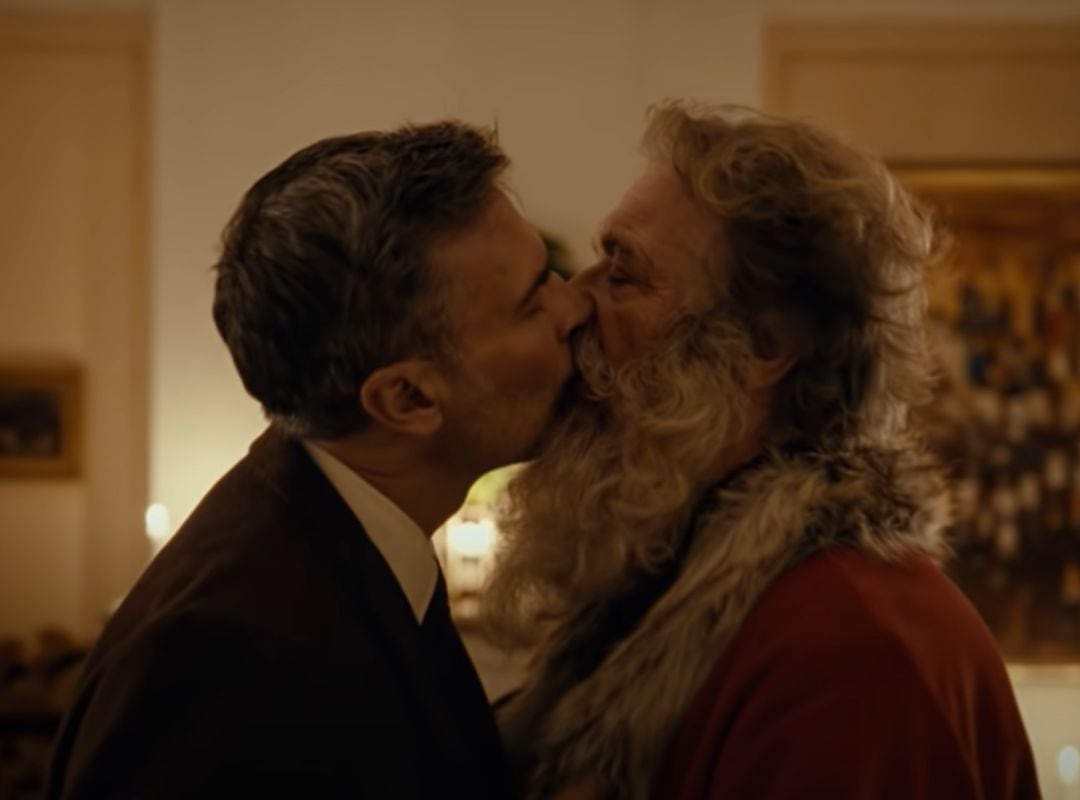 El viral anuncio de Navidad noruego con Santa Claus gay y con novio (captura de vídeo).