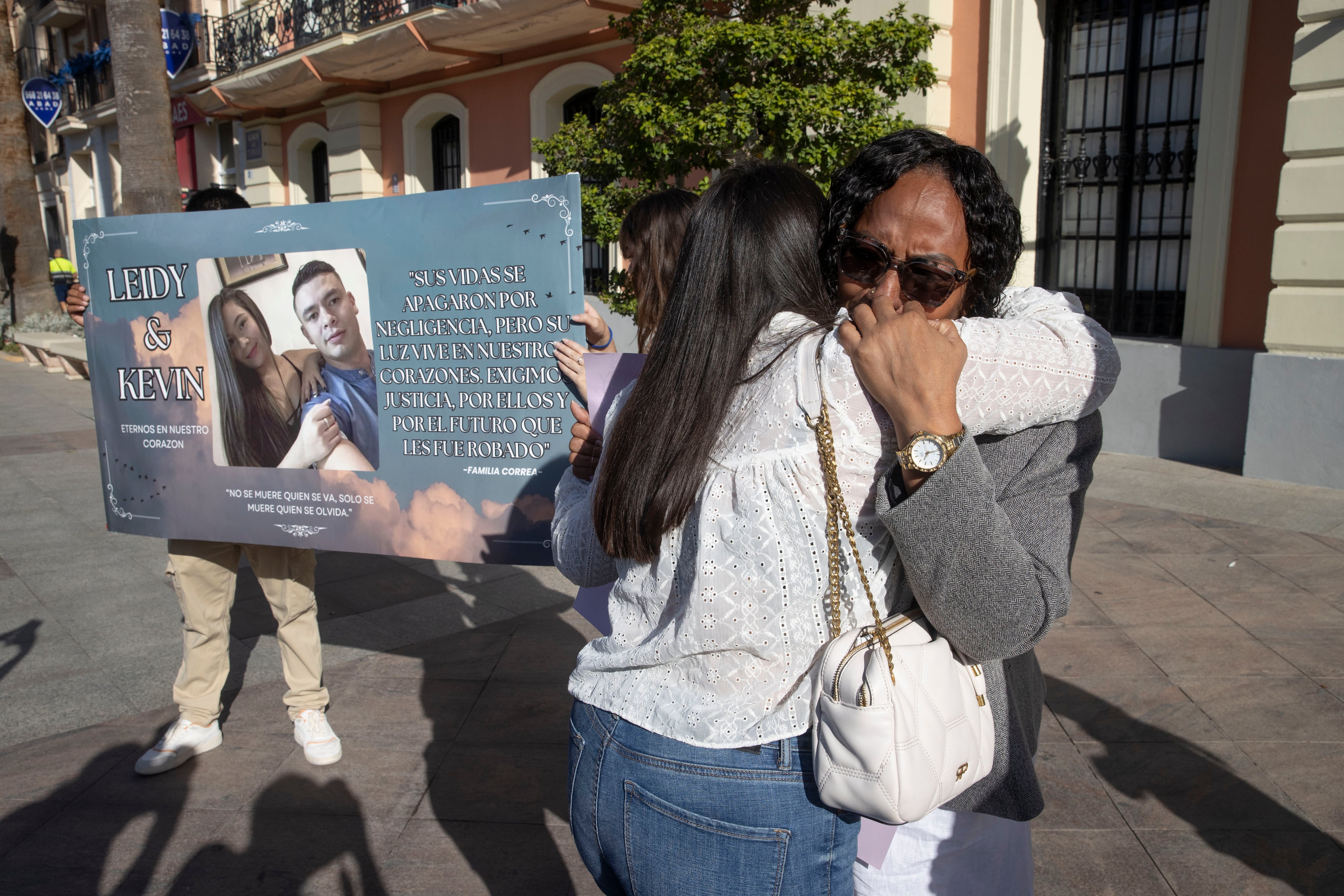 MURCIA, 30/09/2024.-Un año después, los afectados por el incendio de Atalayas siguen buscando respuestas y exigiendo responsabilidades, un año duro en el que aseguran &quot;haber estado muy solos&quot;. EFE/Marcial Guillén