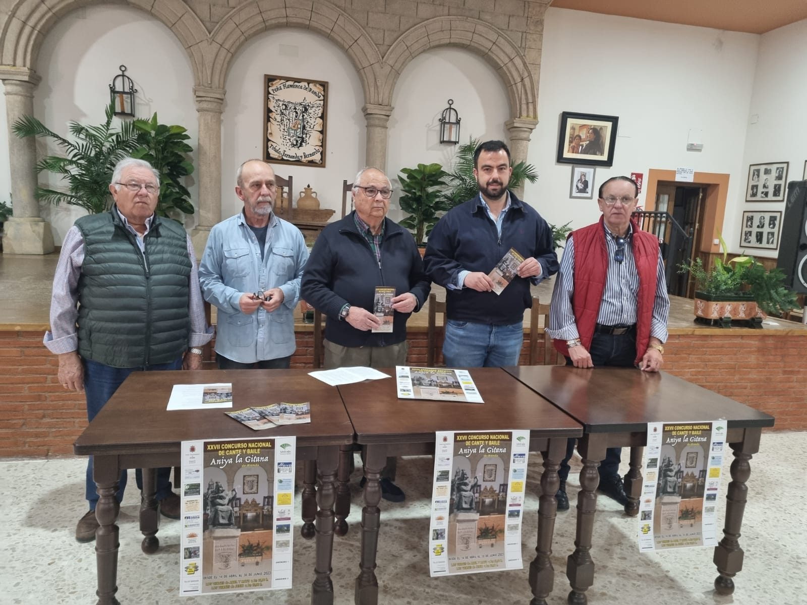 Los premios tendrán una cuantía de 3.000€ el primero, 1.500€ el segundo y 900€ el tercero, en cada modalidad