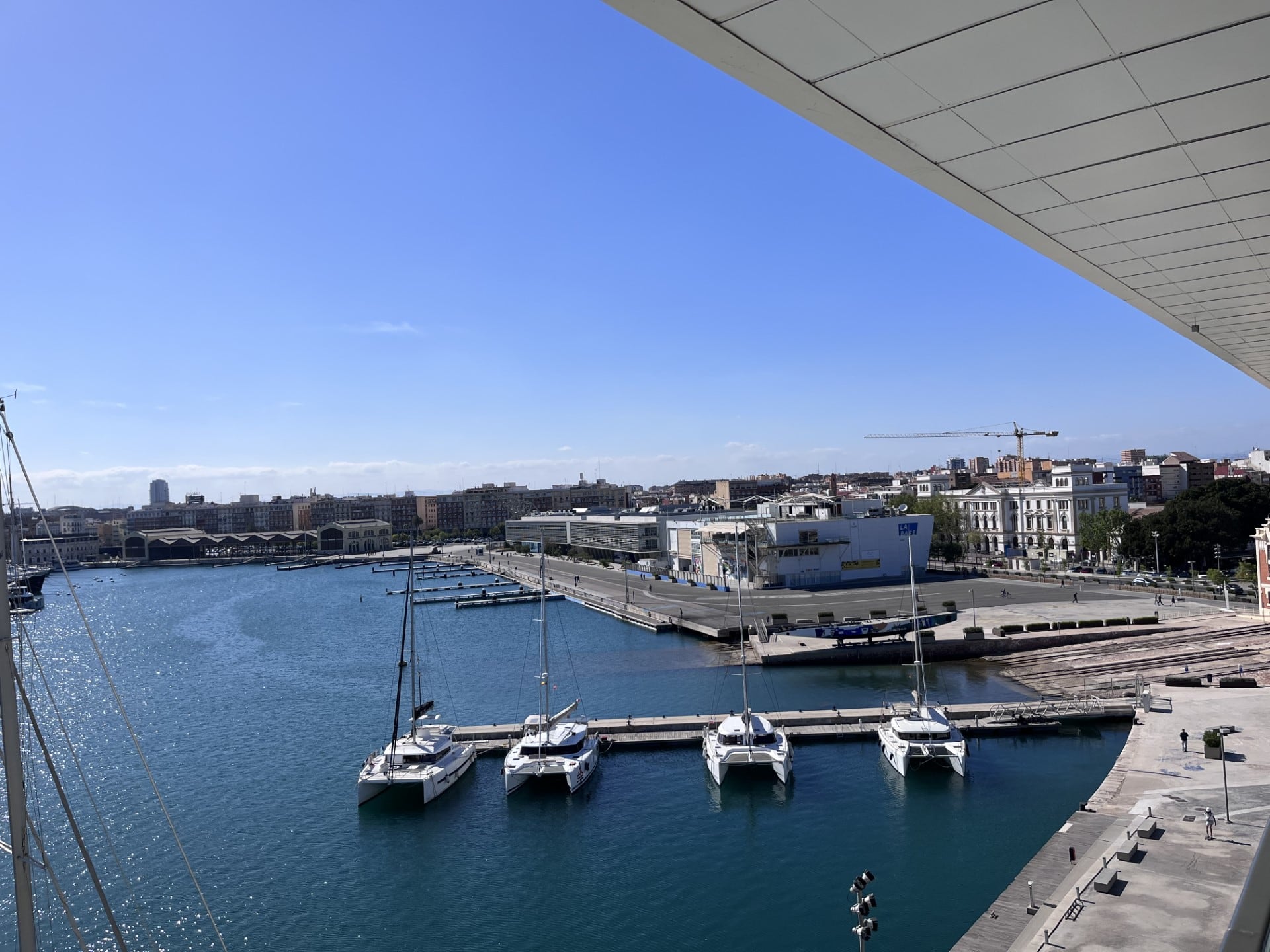 Barcos en La Marina de València