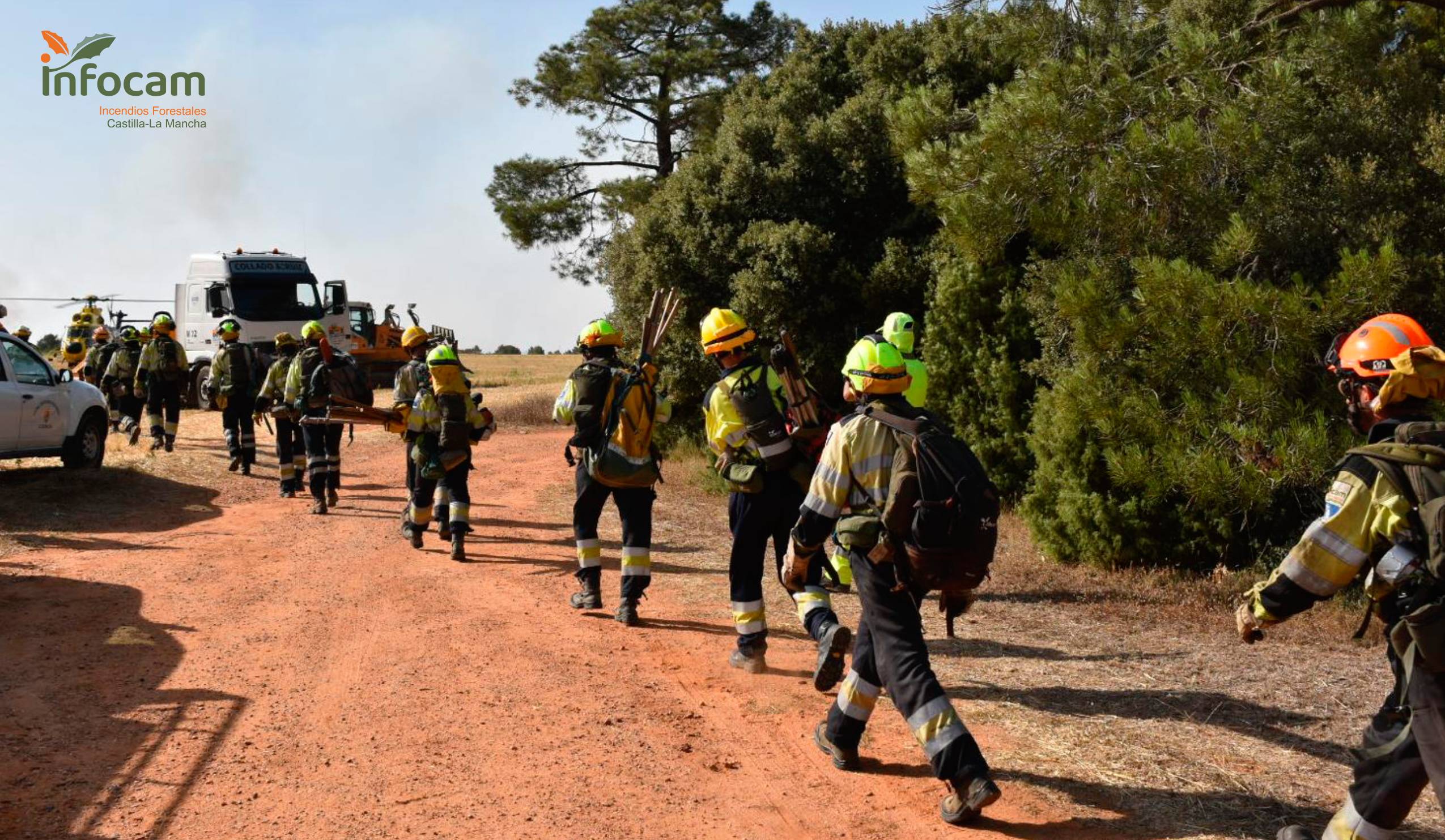 Más de 500 personas y un centenar de medios han participado en la lucha contra el incendio de Valverdejo