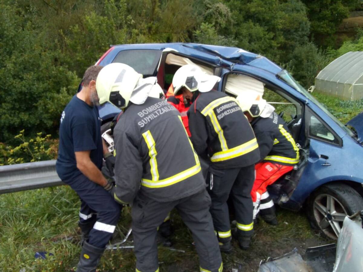 Una fallecida y tres heridos graves en la N-121-A