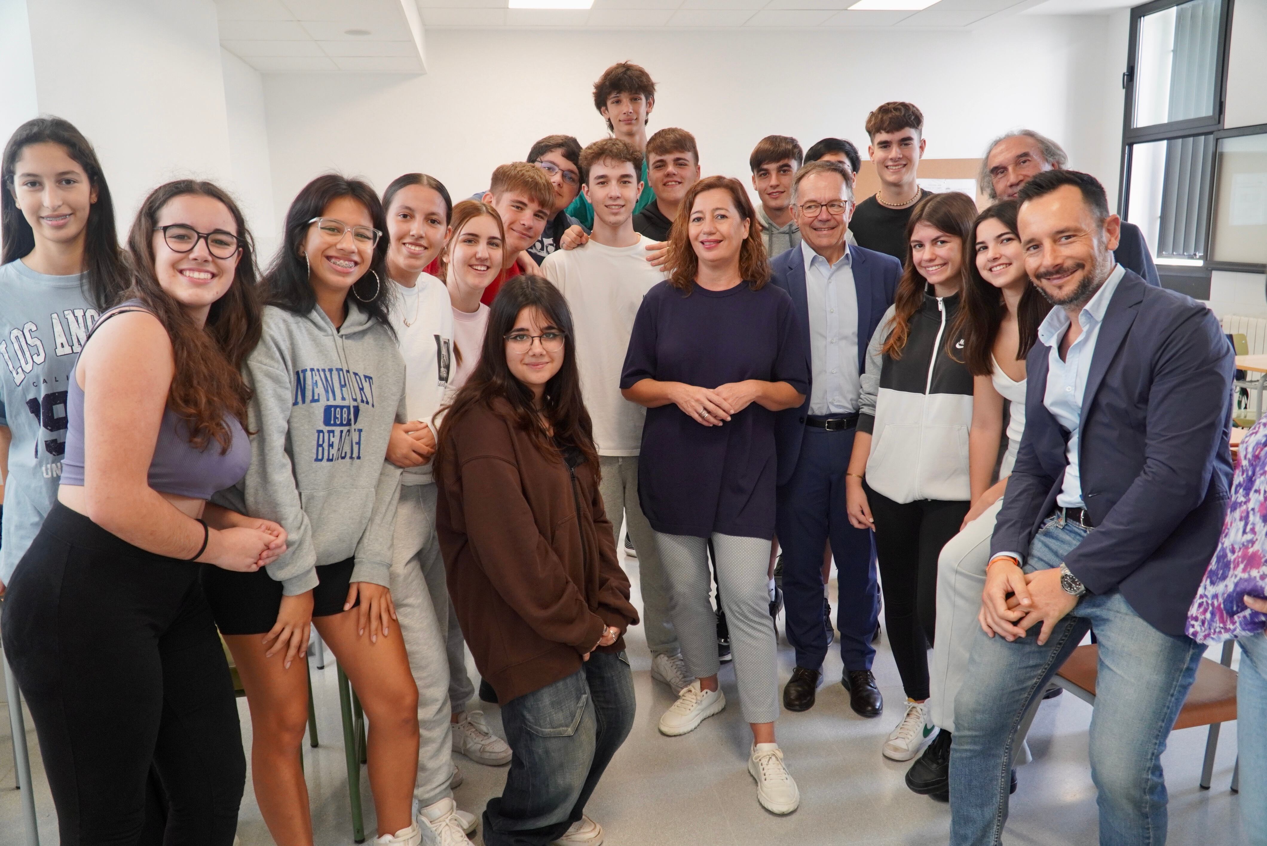 Un momento durante la visita al IES