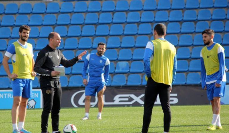 Vicente Mir durante un entrenamiento