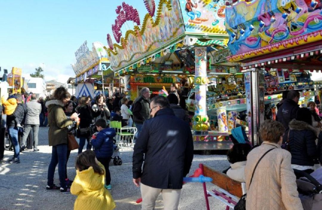 Imagen de archivo de la feria de atracciones en Elda 