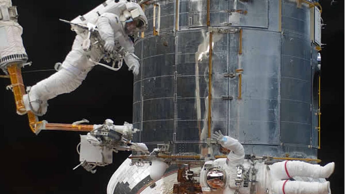 Cuarta caminata espacial para reparar el Hubble