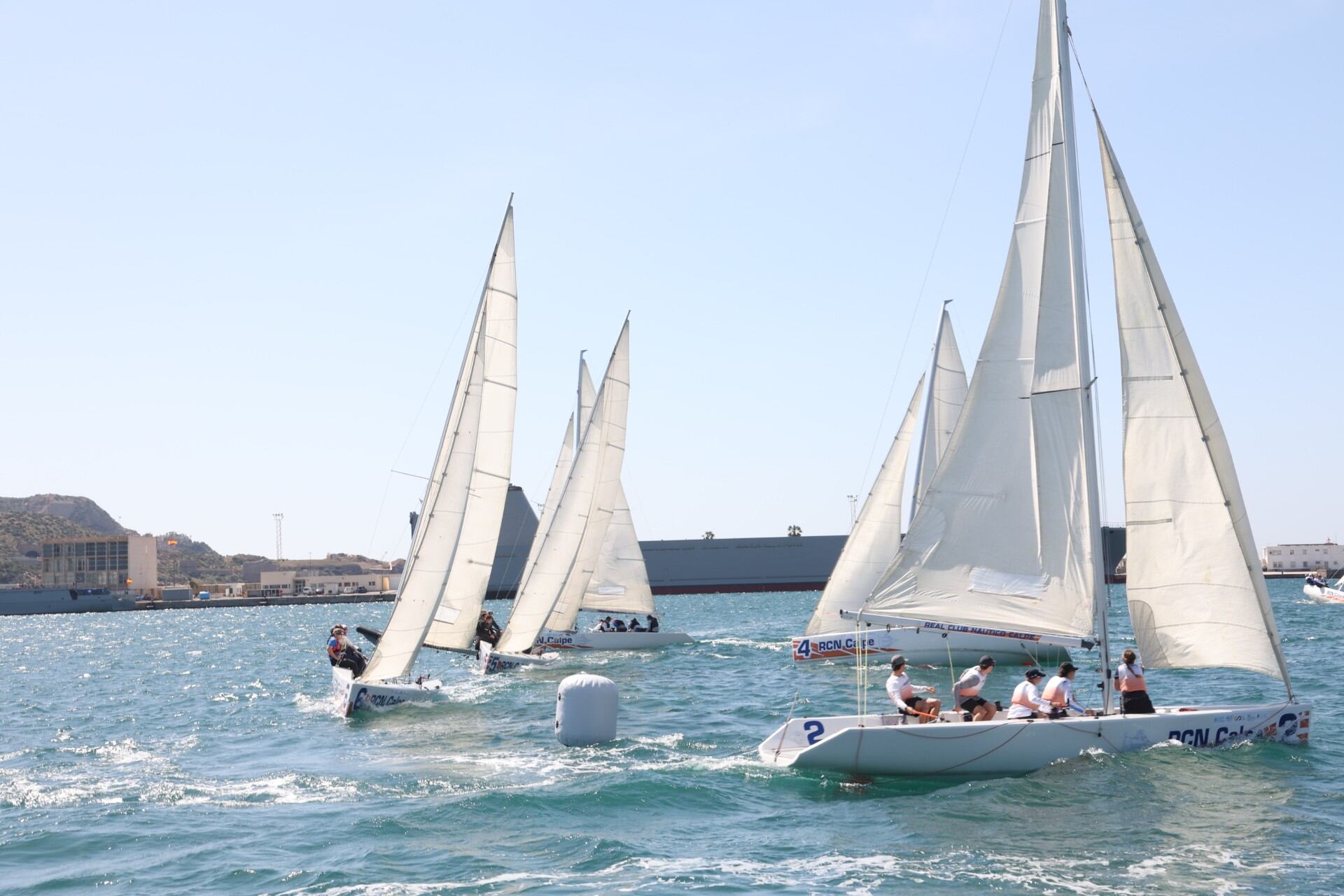 Siete alumnos del IEs Nuestra Sra. de Guadalupe de Cáceres harán vela durante una semana en la costa alicantina