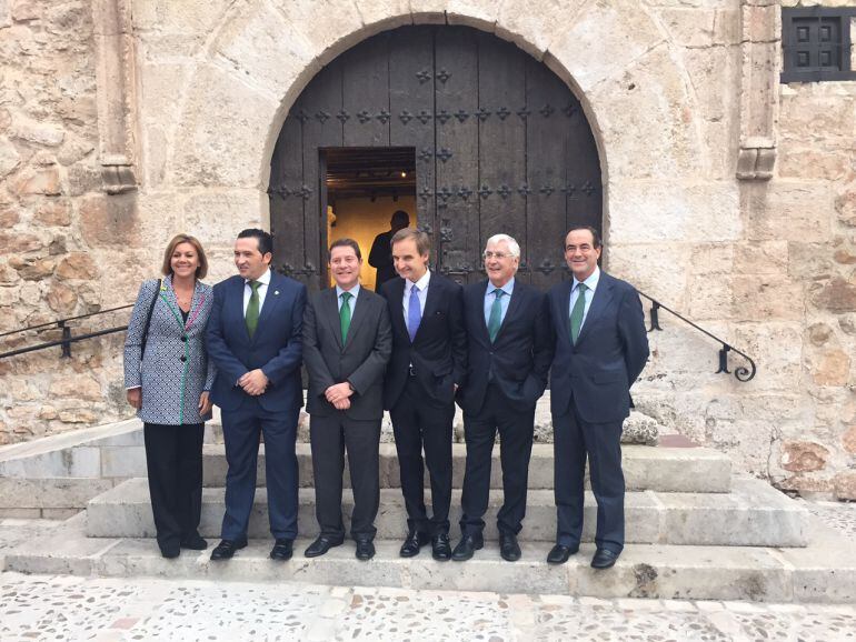 Los últimos cuatro presidentes autonómicos, el alcalde de Campo de Criptana y el propio homenajeado, Miguel Ángel Mellado.