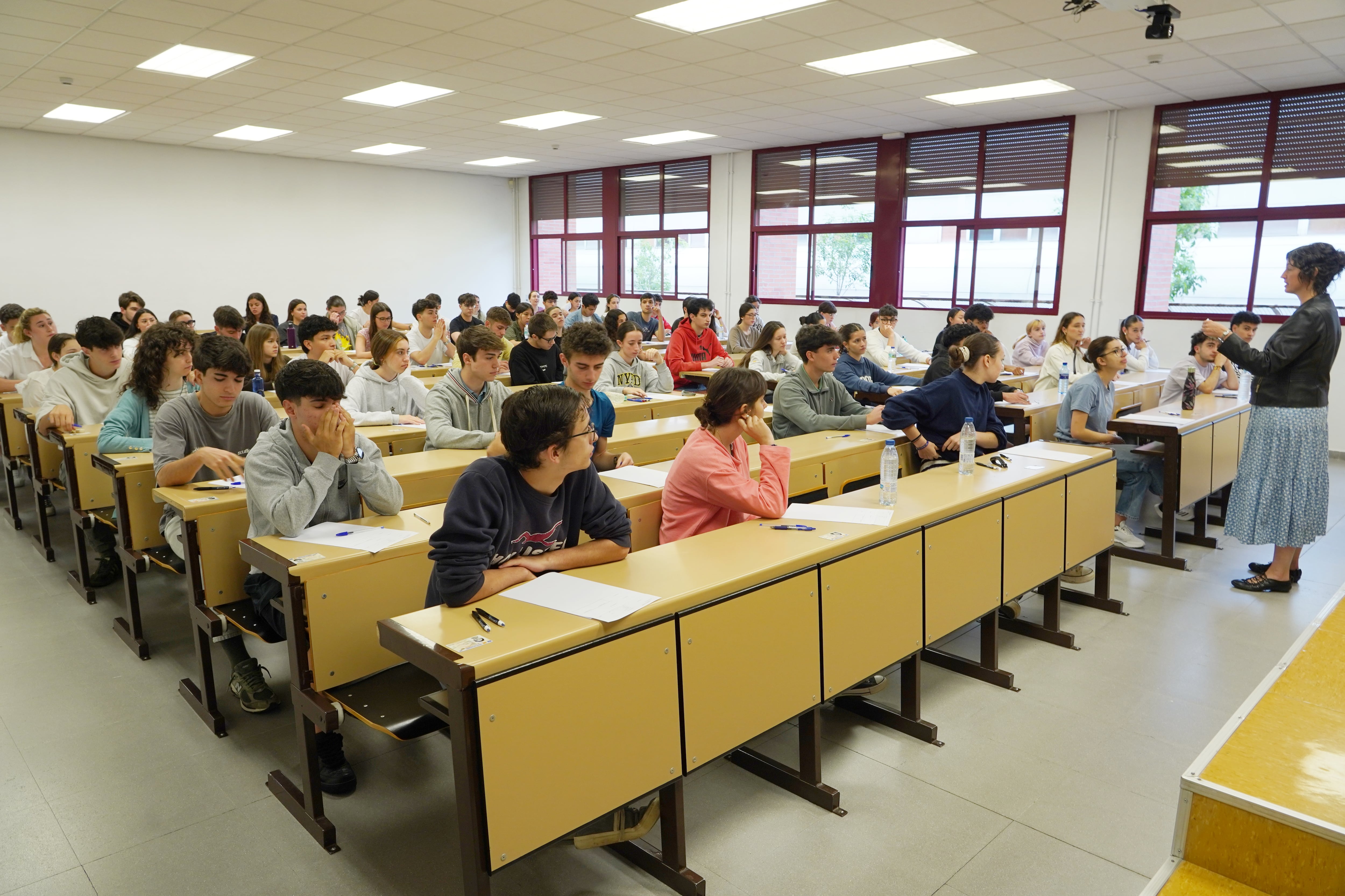 Aulario de la Universidad de Valladolid durante la celebración de la primera jornada de la PAU en Castilla y León