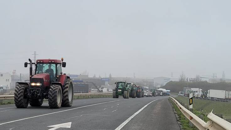 Agricultores alaveses cuentan en Hoy por Hoy Vitoria sus reclamaciones durante la tractorada