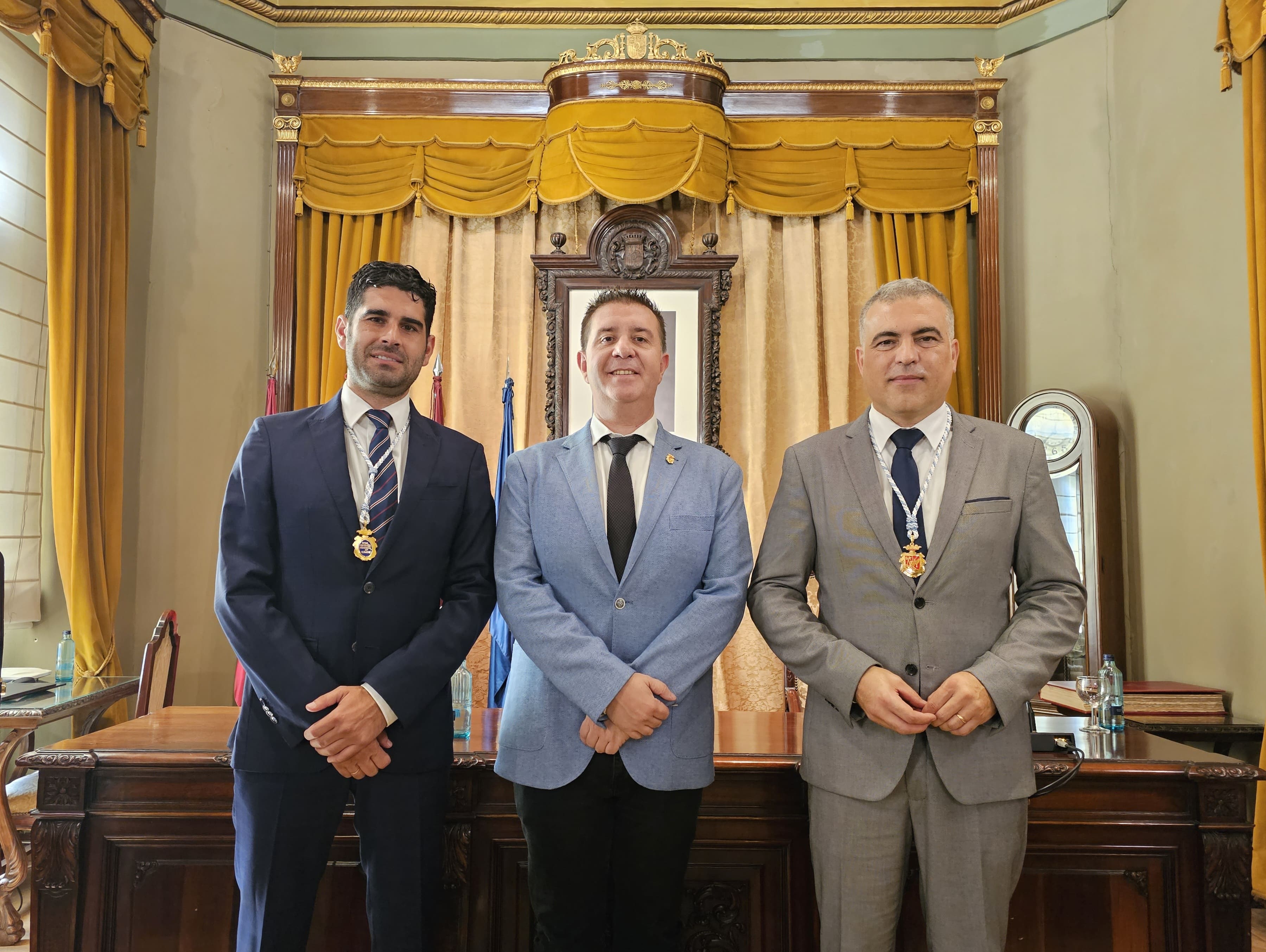 Primer pleno de la Diputación para José González y José Antonio Calvo