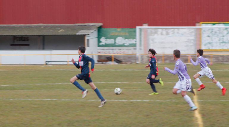 La plantilla del Alevín disputará el partido más complicado de la jornada