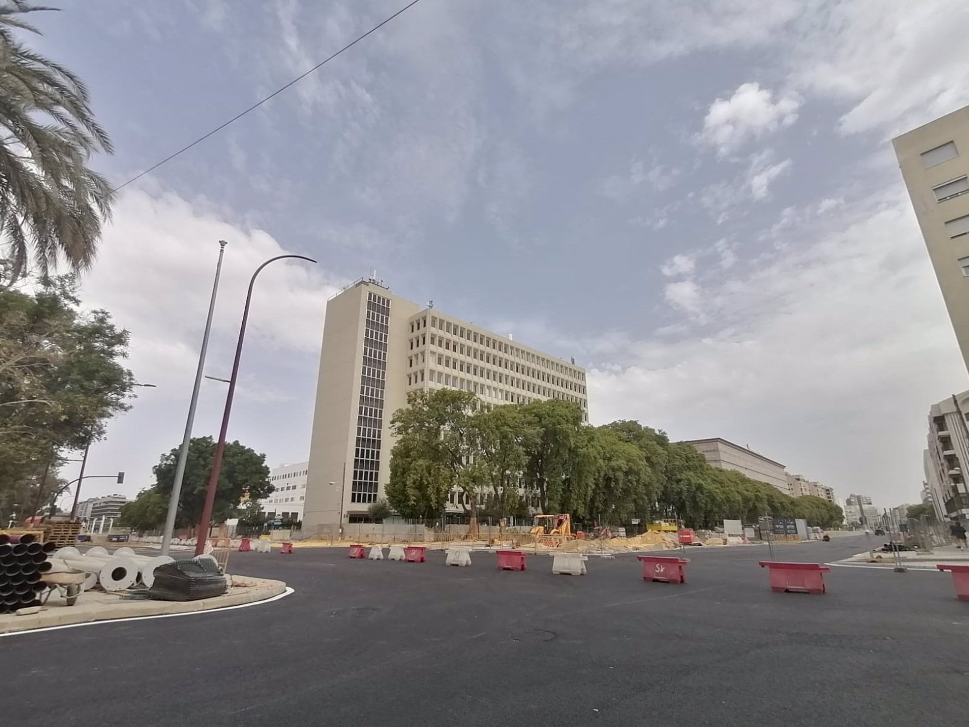 El tráfico en dirección a Ramón y Cajal se recuperó hace semanas tras terminar en este punto las obras de ampliación del tranvía de Sevilla/CM