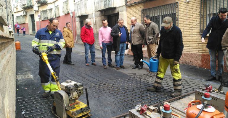 El alcalde, Javier Márquez, comprueba la marcha de las obras.