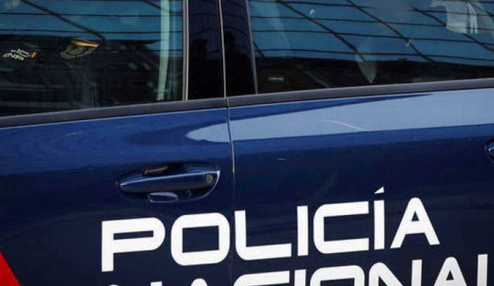 Un vehículo de Policía Nacional