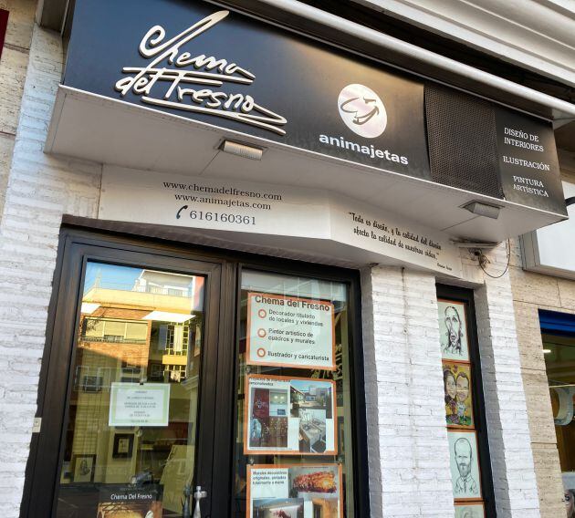 Imagen de la fachada del estudio de Chema del Fresno en Valdepeñas (Ciudad Real)