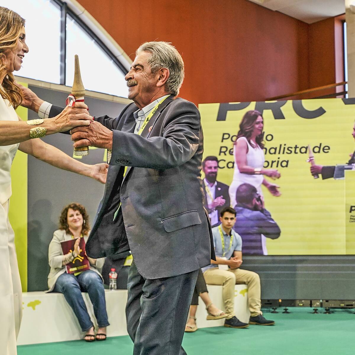 El PRC respalda a Paula Fernández, que quiere "recuperar el Gobierno de Cantabria"