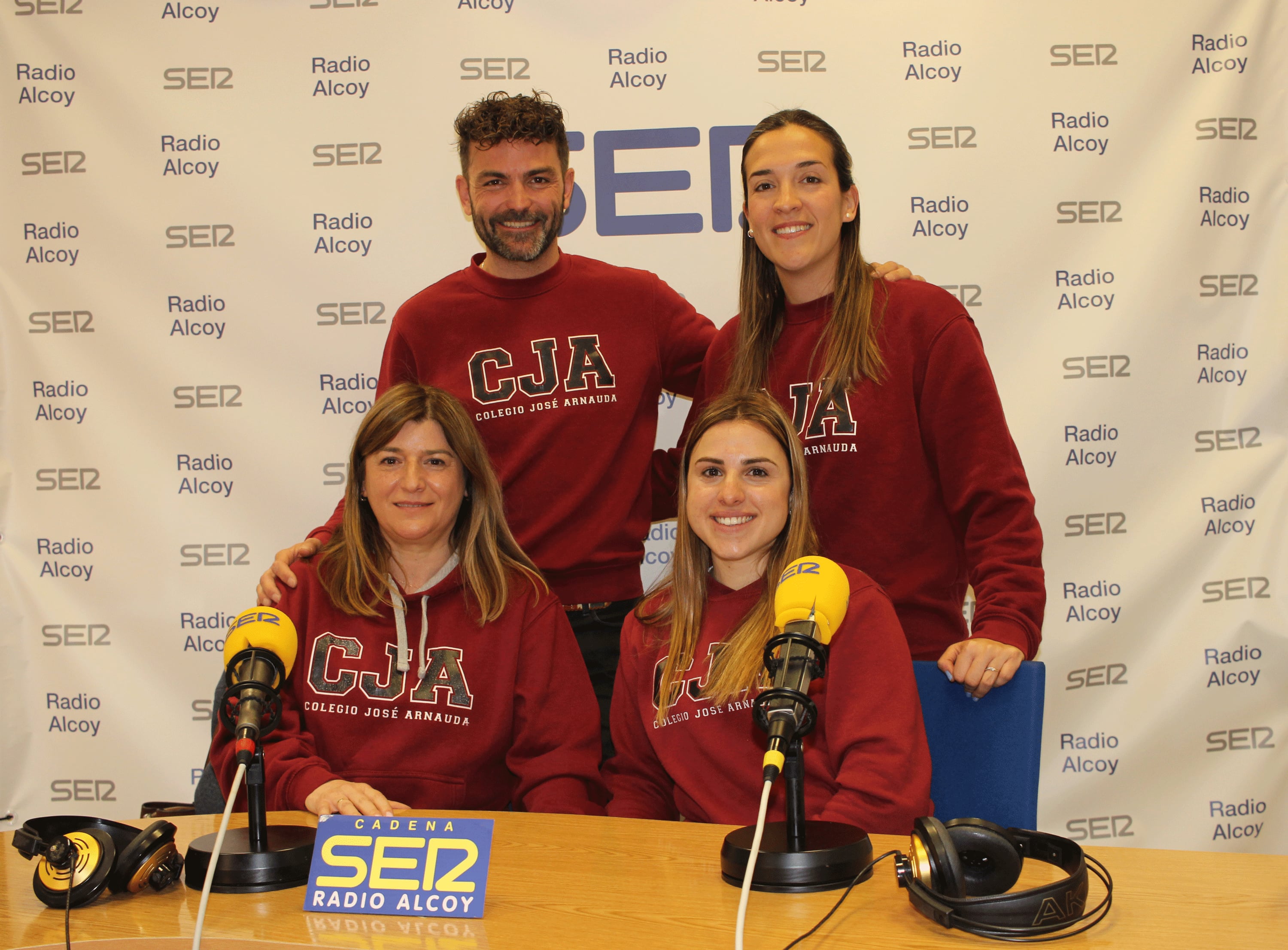 Cuatro de los profesores del colegio José Arnauda que han participado en el programa Hoy por Hoy Alcoy