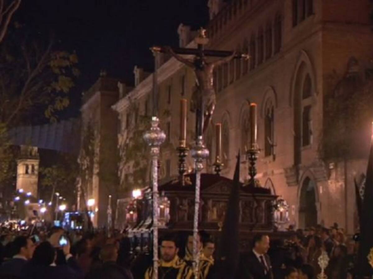 El Cristo de Burgos por la calle Imagen