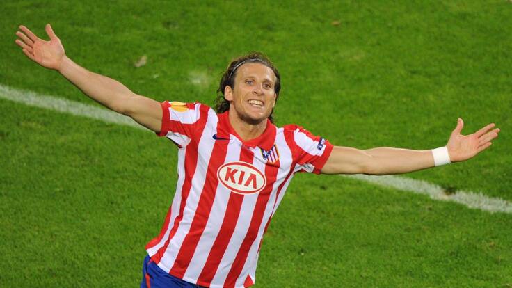 Forlán: “La salida de Suárez del Barça no ha sido linda, no es merecida”