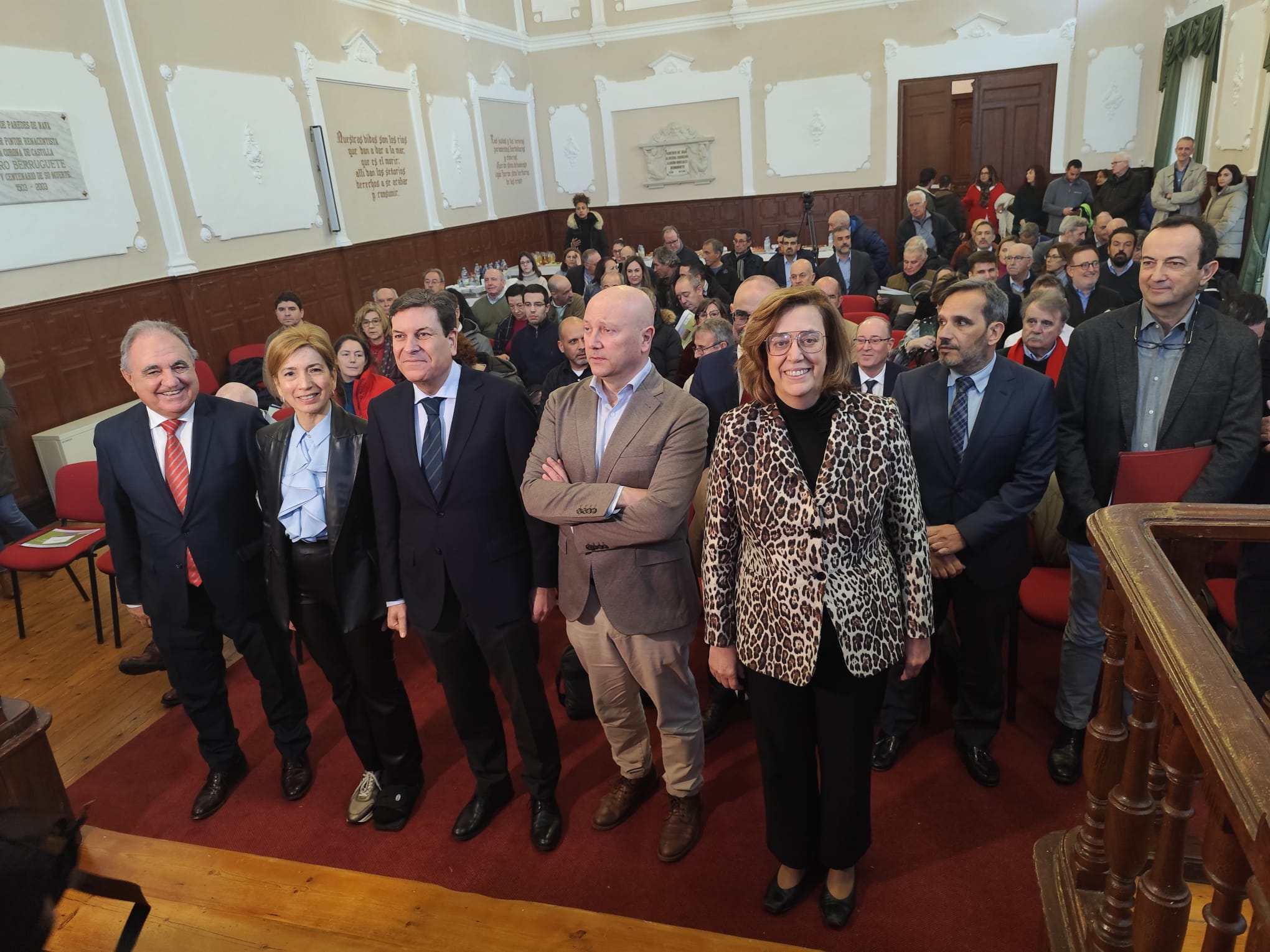 El consejero de Economía y Hacienda, Carlos Fernández Carriedo, ha presentado en Paredes de Nava (Palencia) el Programa Territorial de Fomento para Tierra de Campos