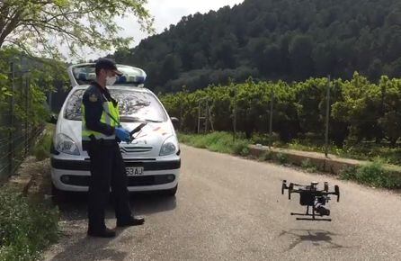 Uno de los drones de la Policía Nacional que participa en la búsqueda