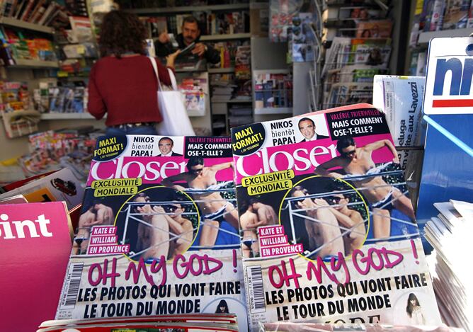 Ejemplares de la revista francesa &#039;Closer&#039;, en un quiosco de Niza