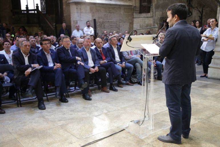Vicent Marzà presentando el Plan Edificant